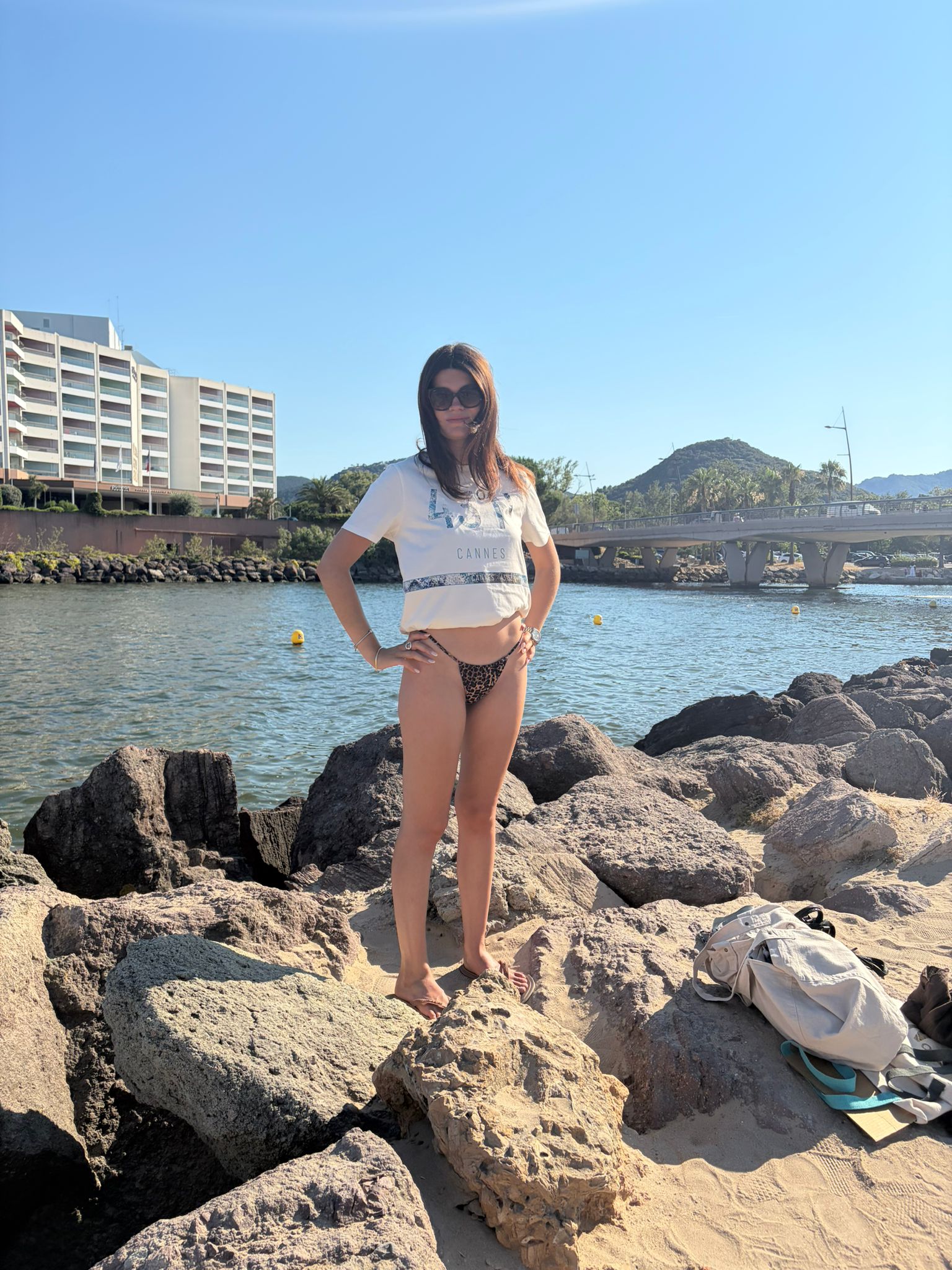 Tee-shirt 43°N azur sur ivoire — coton bio 155 g/m², édition limitée Made in Cannes